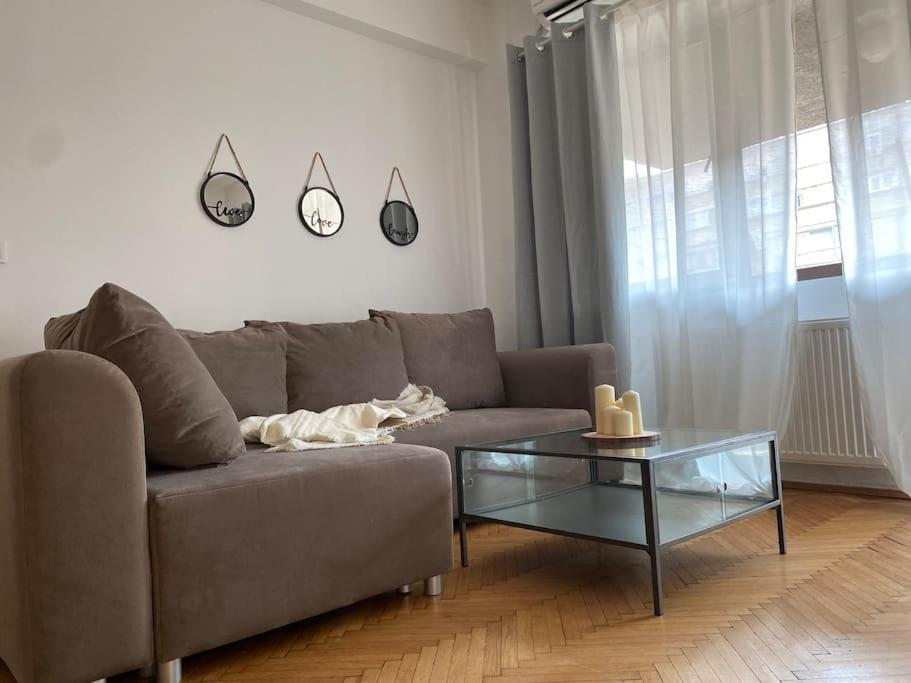 2 Bedroom Apartment With Terrace In City Center Bukarest Exteriör bild