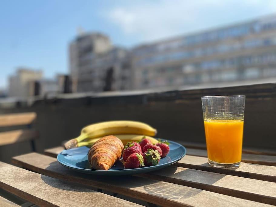 2 Bedroom Apartment With Terrace In City Center Bukarest Exteriör bild