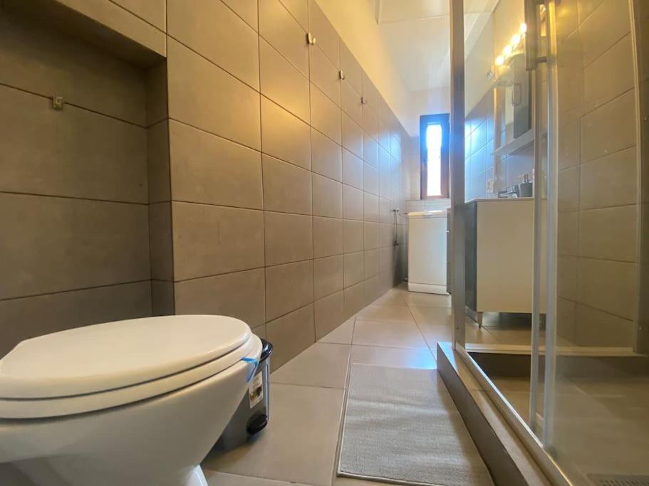 2 Bedroom Apartment With Terrace In City Center Bukarest Exteriör bild